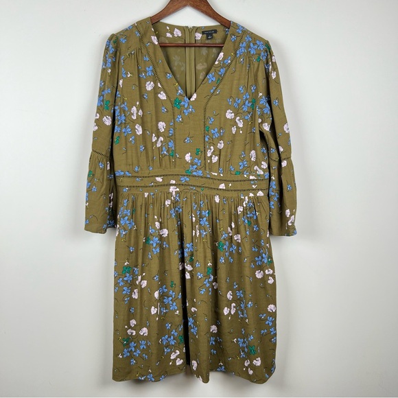 Anne Taylor Green Floral Bell Sleeve Dress Women 14 Lined Fall Eyelet Vneck 0185 - Picture 2 of 9